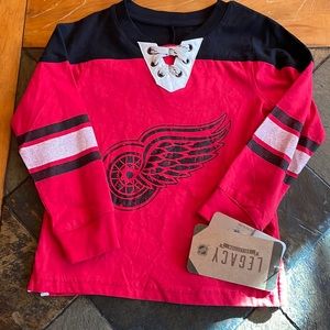 Red Wings lightweight tee shirt